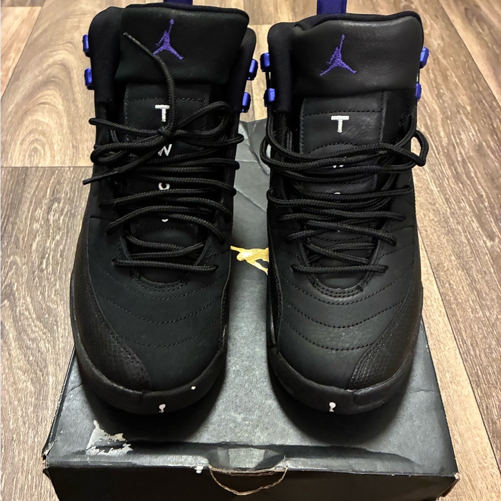 Jordan Men's Black and Blue Sneakers